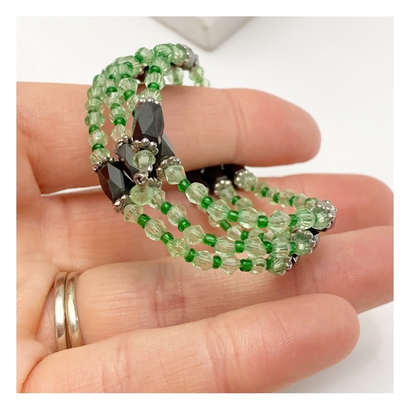 Jade green bicone glass bead and hematite magnetic wrap bracelet - Picture 7 of 7